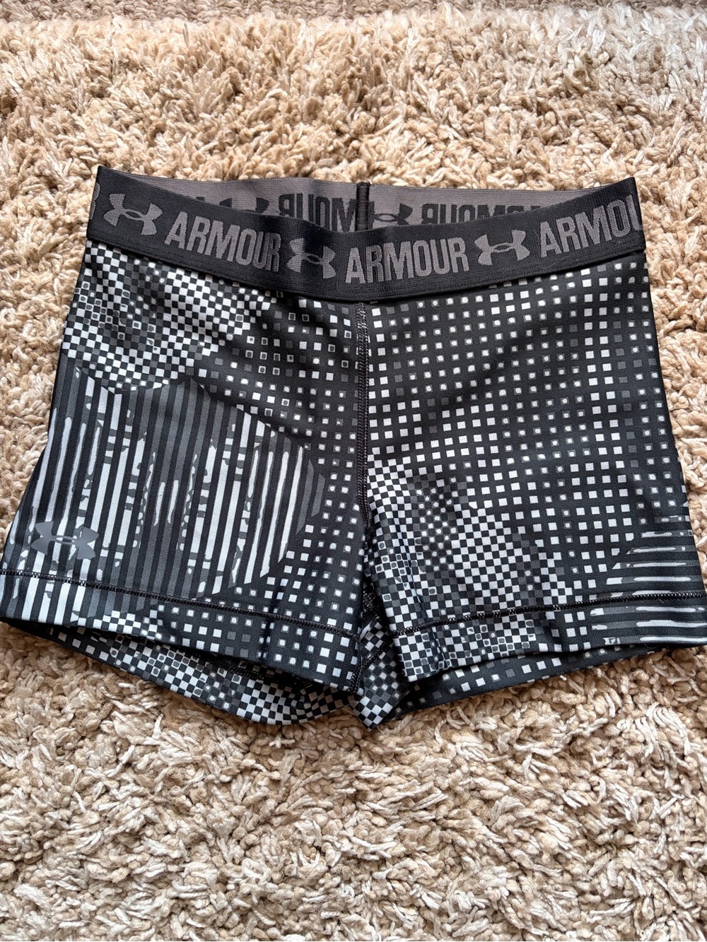 Under Armour Black & Gray Geo-Print Women's Bike Shorts